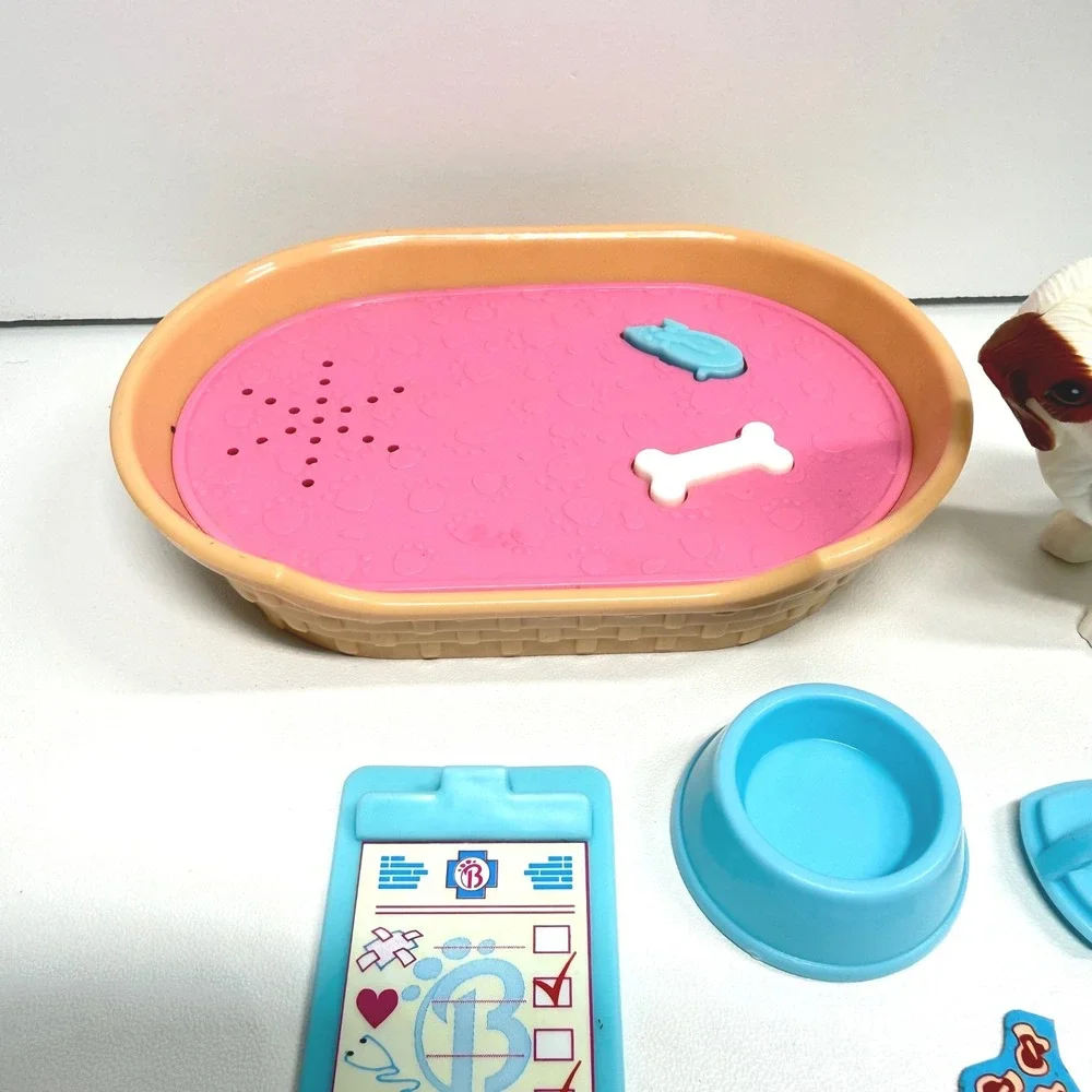 Vintage 1995 Mattel Pet Doctor Barbie Dog Care Play Set Bed Bowls 12 Accessories